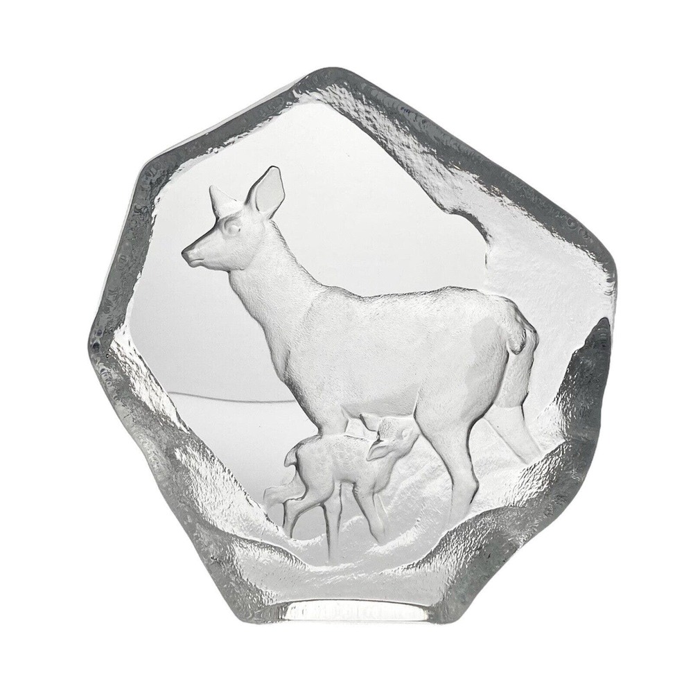 Mats Jonasson “Deer, Doe & Fawn” Crystal Swedish Paperweight Sculpture 7” Signed